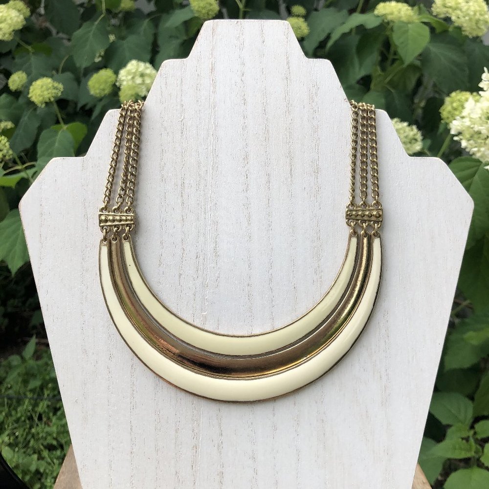 Gold and Ivory Colored Necklace